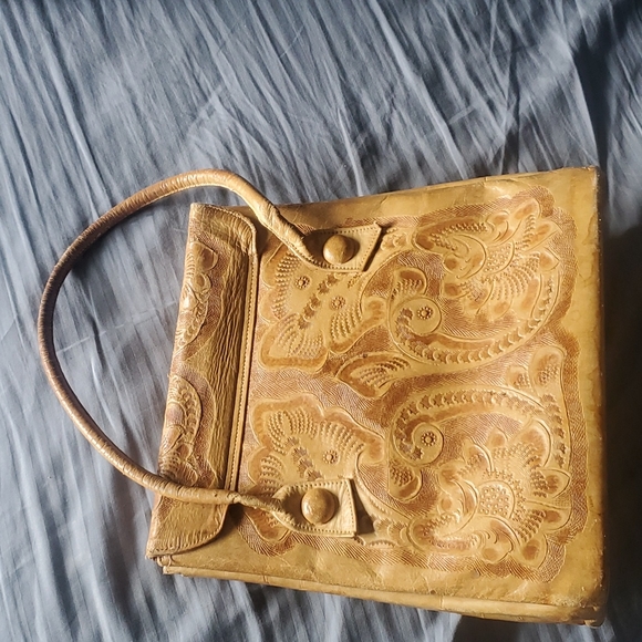 Leather Hand tooled boho bag. 1970s beautiful design. Great festival bag. - Picture 4 of 6